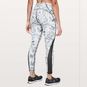 Lululemon Train Times 7/8 Pant *25"Light Garden White Black / Black